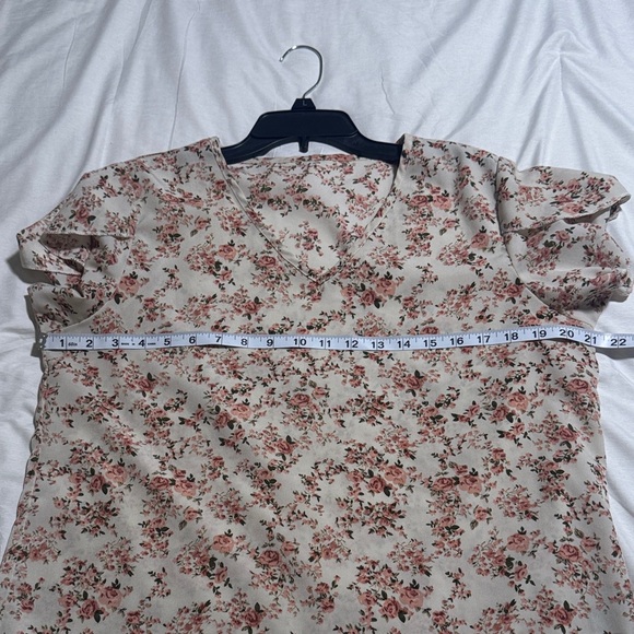 SHEIN Cream and Pink Floral Blouse - Picture 3 of 6